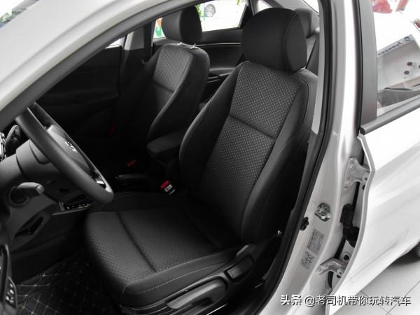 10萬以內優質合資車，價格便宜空間足，實拍現代悅動