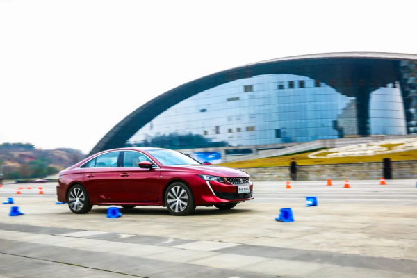 外國品牌在中國一定“吃香”？網友：還記得雷諾、馬自達、DS嗎？