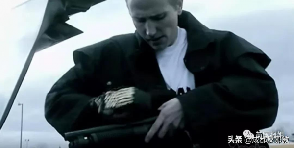 難以置信，美國女高中生殺了13名同學老師，竟成為青少年偶像？