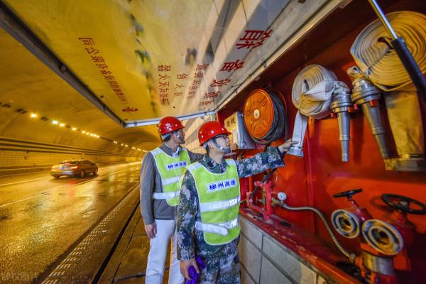 無論你的孩子上了初中還是高中,告訴他這幾件事永遠不要做 無論你的孩子上了初中還是高中,告訴他這幾件事永遠不要做