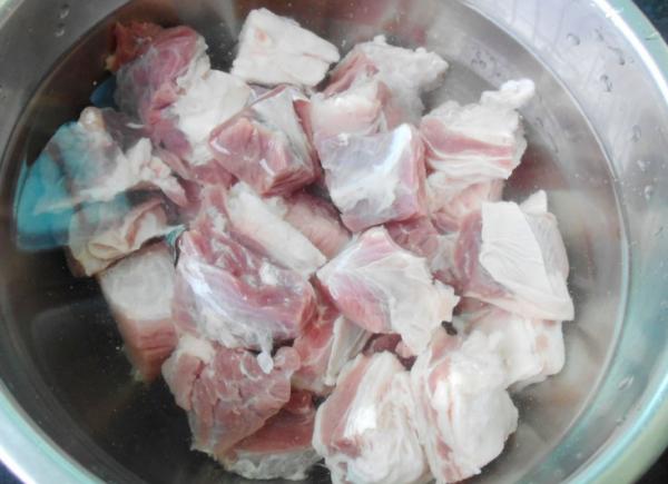 ​燉牛肉不要只會焯水，多做一個步驟，牛肉香濃不腥，軟爛入味