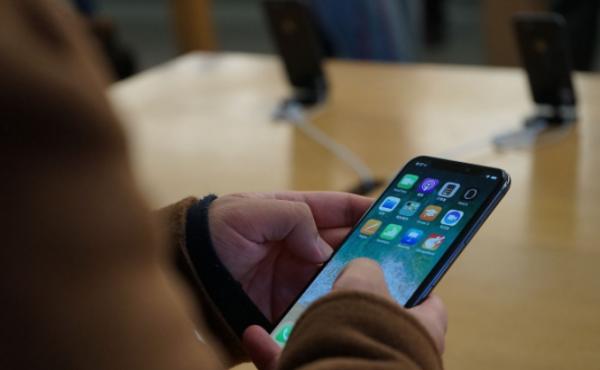 華為和蘋果,你會選擇哪一個? 華為和蘋果,你會選擇哪一個?