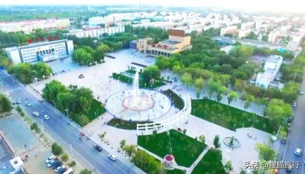 新疆有一個叫芳草湖的地方,有6萬多人口,位於呼圖壁河下游 新疆有一個叫芳草湖的地方,有6萬多人口,位於呼圖壁河下游