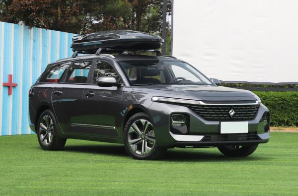 7.98萬起，後排放倒形成“雙人床”，寶駿這款旅行車真香嗎？