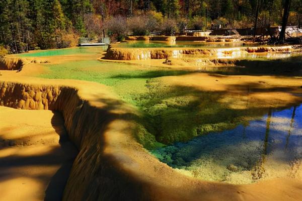 四川“神仙”景區，湛藍純淨的天空，熱情淳樸的藏民族，門票100