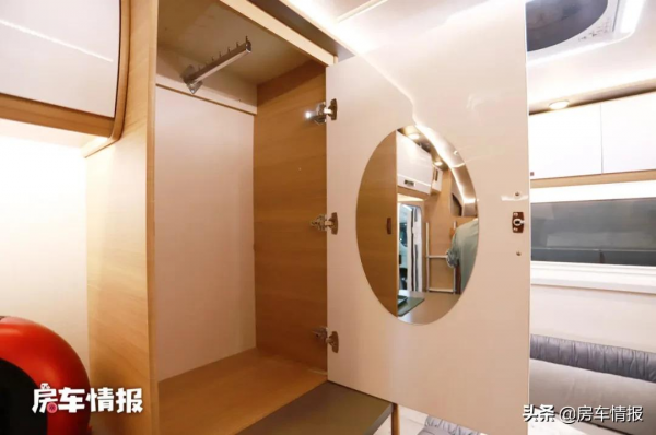 國產房車設計師真會玩！6平米陽臺裝車上，燒烤聚餐一車全搞定