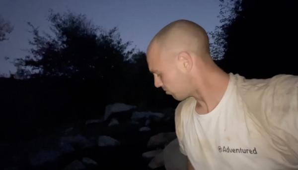 美國網紅開飛機灑朋友骨灰中途墜機？疑點太多被群噴：擺拍