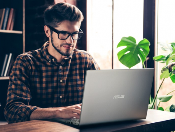 術業有專攻!精選四款筆記本助你工作娛樂面面俱到 術業有專攻!精選四款筆記本助你工作娛樂面面俱到