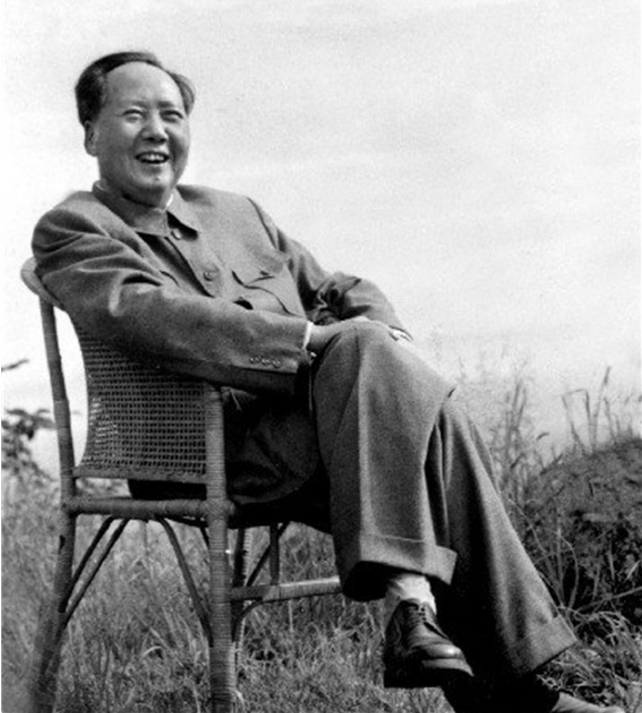 58年毛主席在專列上不慎摔倒後,笑著對王愛梅:我保證,絕對保密 58年毛主席在專列上不慎摔倒後,笑著對王愛梅:我保證,絕對保密