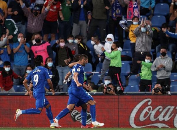 90分鐘絕殺！2-1逆轉！西甲衛冕冠軍拒絕爆冷，蘇亞雷斯絕境爆發