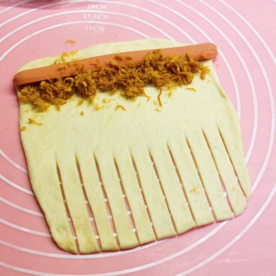 #我心中的冬日限定#肉鬆香腸毛毛蟲