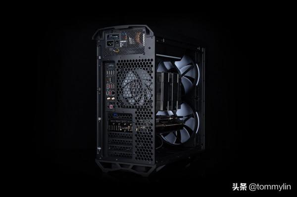 風冷執行者 - Fractal Design Torrent Compact 裝機展示
