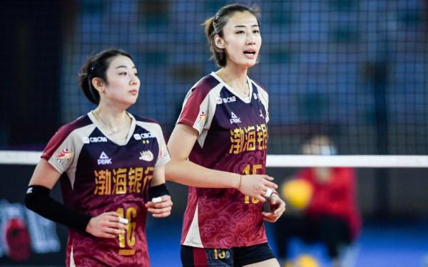 郎平懸著的心放下了！王媛媛核磁共振沒事，朱婷陪練2年該漲球了