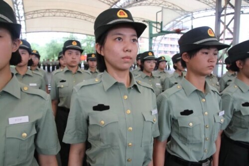 點選超8000萬！軍校小姐姐太帥了