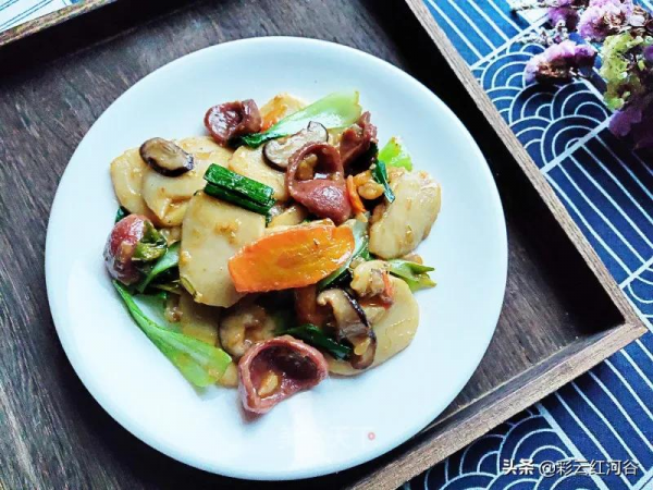 家常炒年糕：自己做料超足，好吃到舔盤