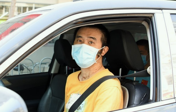 首批新冠倖存者都經歷了什麼？有人經歷4次生死，有人病中報恩