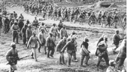 劉伯承俘虜大盜孫殿英，私人物品：26根金條，一柄隨身古劍