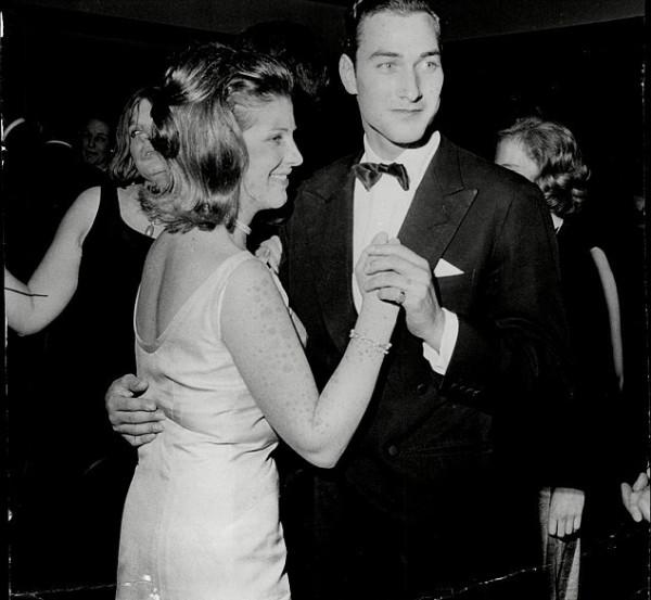 長壽是折磨?愛麗絲王妃103歲去世,可她71歲喪子接著又沒了丈夫 長壽是折磨?愛麗絲王妃103歲去世,可她71歲喪子接著又沒了丈夫