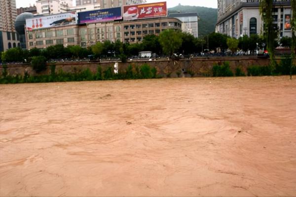 多數釣魚人都不知道的冷知識!山洪暴發時河裡的魚都去了哪裡? 多數釣魚人都不知道的冷知識!山洪暴發時河裡的魚都去了哪裡?