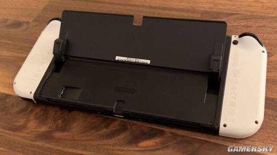 IGN公佈NS OLED與原版NS對比 全新底座、邊框更薄