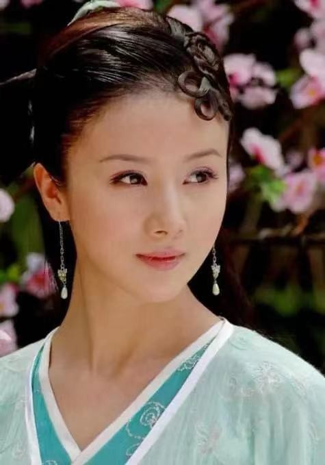 陳德容、黃奕、孫菲菲，扒一扒那些出道驚豔但很快長殘的美女們