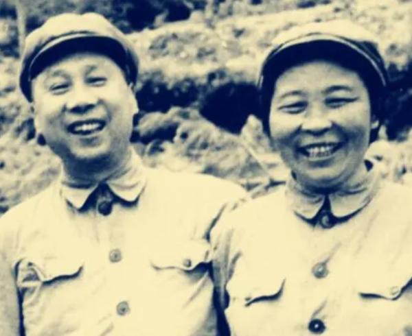 新中國女少將李貞，回鄉探親遇曾毒打自己的前夫，她是如何做的？