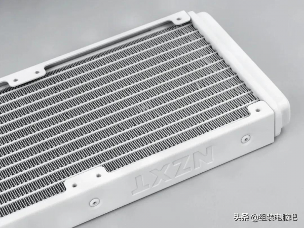 穩壓 i9 12900K！恩傑海妖 Z73 RGB 白色水冷評測