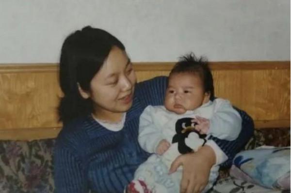 閆妮：爆紅前與前夫離婚，爆紅後公婆罵兒子丟了塊寶