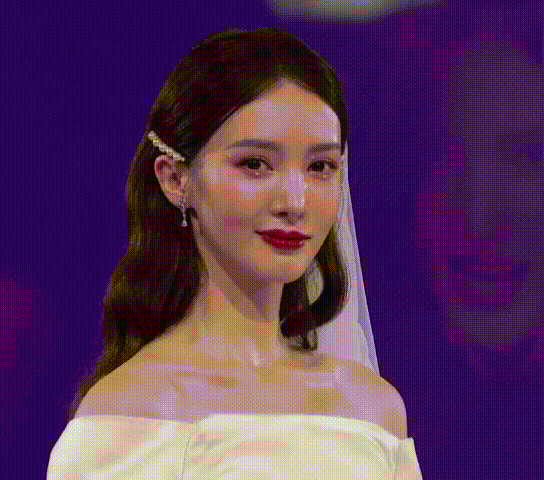 如果早知道整形天花板這件事,舒暢也不至於臉變成這樣... 如果早知道整形天花板這件事,舒暢也不至於臉變成這樣...