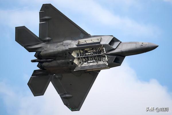 殲35只有主彈艙，沒有格鬥彈艙的問題，這樣的天才設計可以嗎？