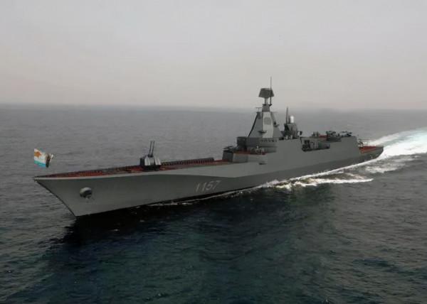 一張圖引發熱議:中國055大驅與俄羅斯光榮級巡洋艦,誰才是強者 一張圖引發熱議:中國055大驅與俄羅斯光榮級巡洋艦,誰才是強者