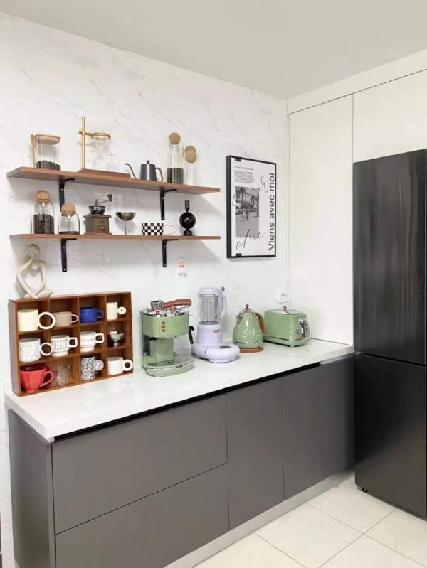 發現一對90後夫婦家的裝修，那叫一個高階，拍照給大家看看