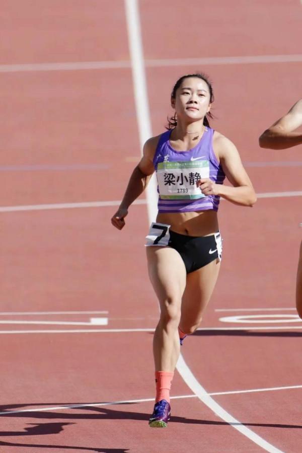 身高1.56米的中國女飛人