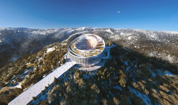 中國建築又一項世界之最！新雪國金頂酒店建有638米高穿山電梯