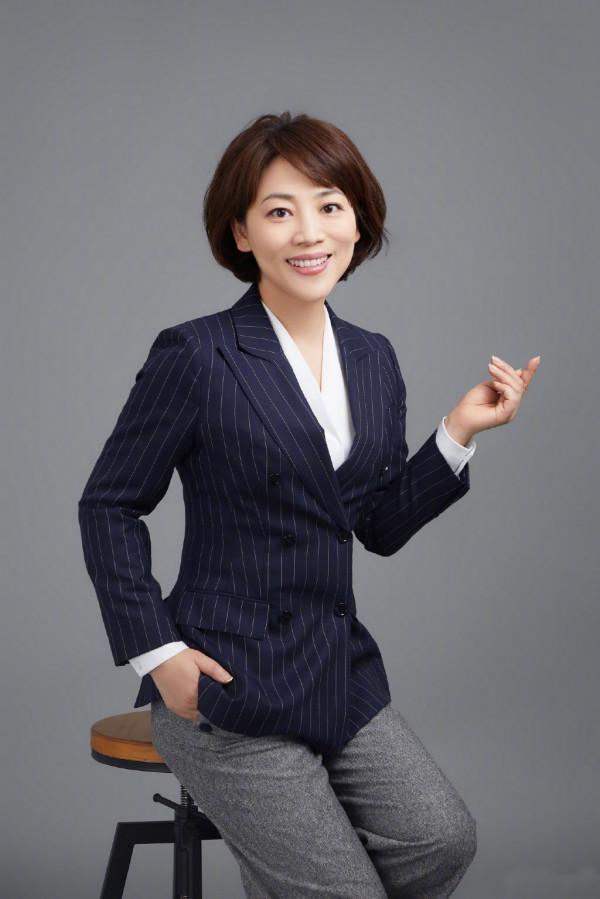 著名女主播勞春燕:一路奮鬥到央視,與丈夫分居的苦樂年華 著名女主播勞春燕:一路奮鬥到央視,與丈夫分居的苦樂年華