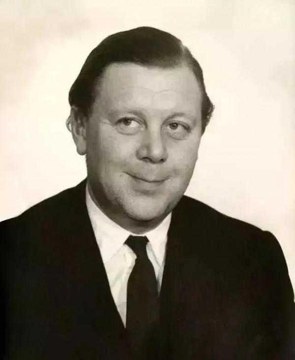 十年收集百件藏品，拍得五億---琵金頓珍藏瓷器欣賞