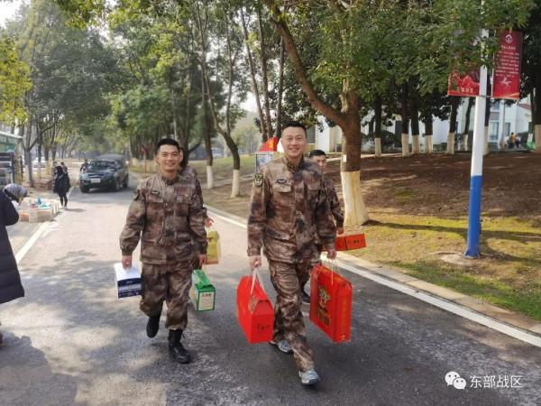 視點｜4天4夜，104副對聯貼滿營區