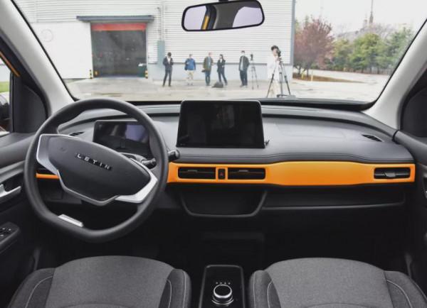 新款雷丁芒果上市,起售價2.98萬元,車叔為何不推薦買? 新款雷丁芒果上市,起售價2.98萬元,車叔為何不推薦買?