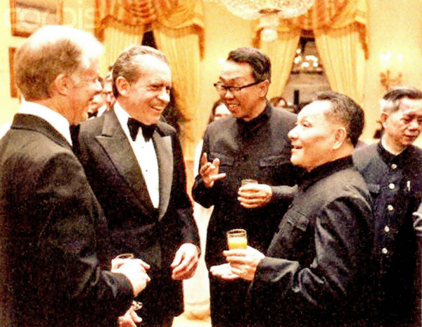 1979年改革,沒錢發展怎麼辦?鄧公請5位大佬涮羊肉,點將榮毅仁 1979年改革,沒錢發展怎麼辦?鄧公請5位大佬涮羊肉,點將榮毅仁