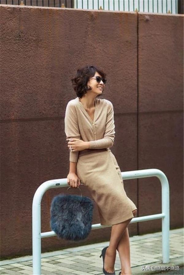 越簡約、越高階！這位52歲日本主婦的“極簡穿搭”，照著穿保準美