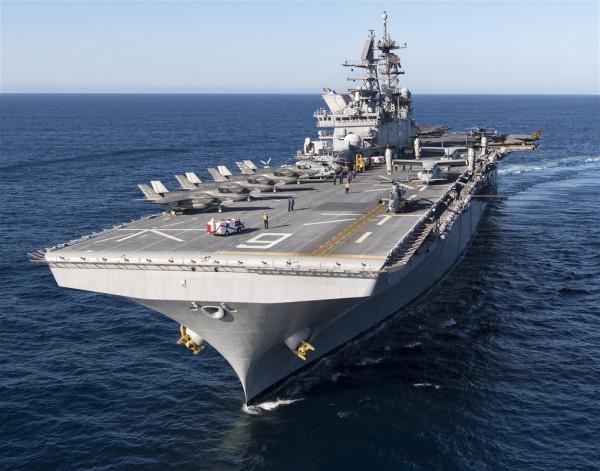 全球兩棲攻擊艦排行榜，第三名爭奪激烈，出雲艦比075還要大？