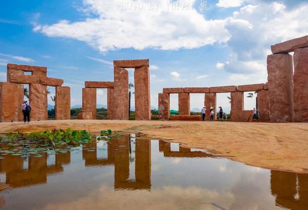 湖南發現中國版巨石陣，據說與鐵柺李的椅子有關，太奇妙啦