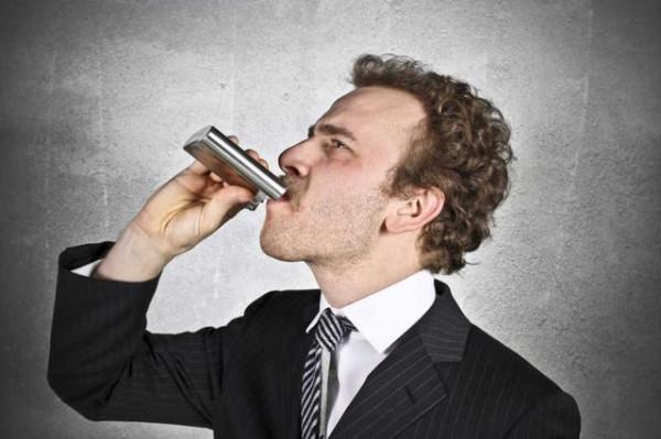 喝酒有好處嗎？醫生：有，但還是要勸你把酒戒掉，這是為啥？