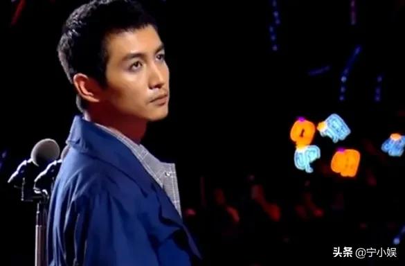 2022年，娛樂圈的瓜多糖更多，從情侶到夫妻，一對比一對甜