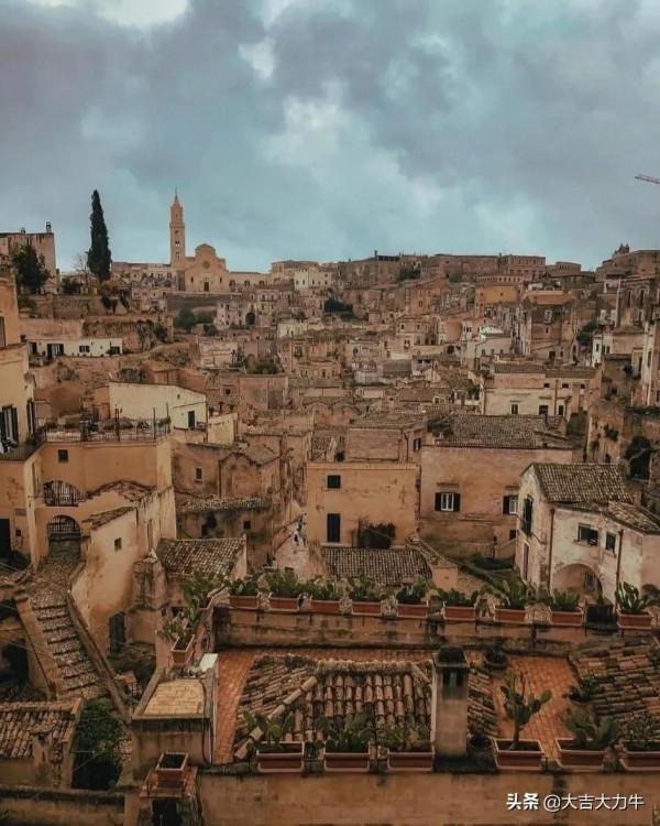 義大利馬泰拉—007取景地，神秘的岩石之城