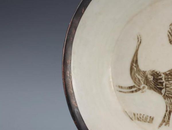 宋代 定窯包銅象紋盤規格：厚5cm 寬21.4cm