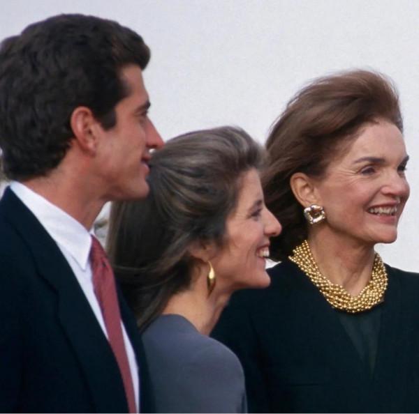 最傳奇的第一夫人傑奎琳:一婚為愛 再婚為錢 第三次不婚只為陪伴 最傳奇的第一夫人傑奎琳:一婚為愛 再婚為錢 第三次不婚只為陪伴