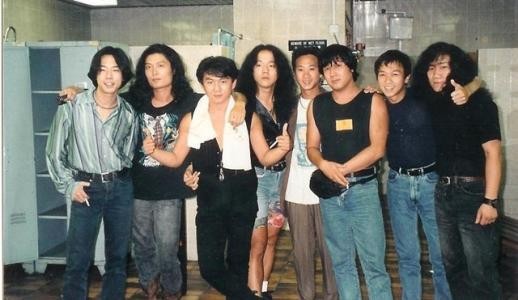 從保安到“搖滾教母”，二手玫瑰樑龍都經歷了什麼？