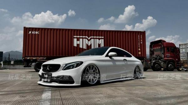 把女朋友的賓士C Coupe拿來玩改裝 給她一次讓別人羨慕的機會