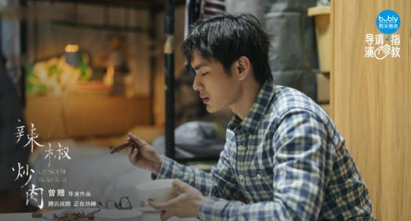 擊敗包貝爾、德格娜，曾贈斬獲《導演請指教》年度價值導演